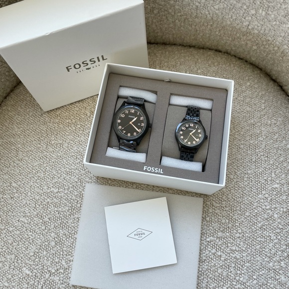 Fossil Black Box His and Her Wylie Three-hand Set - Picture 6 of 8